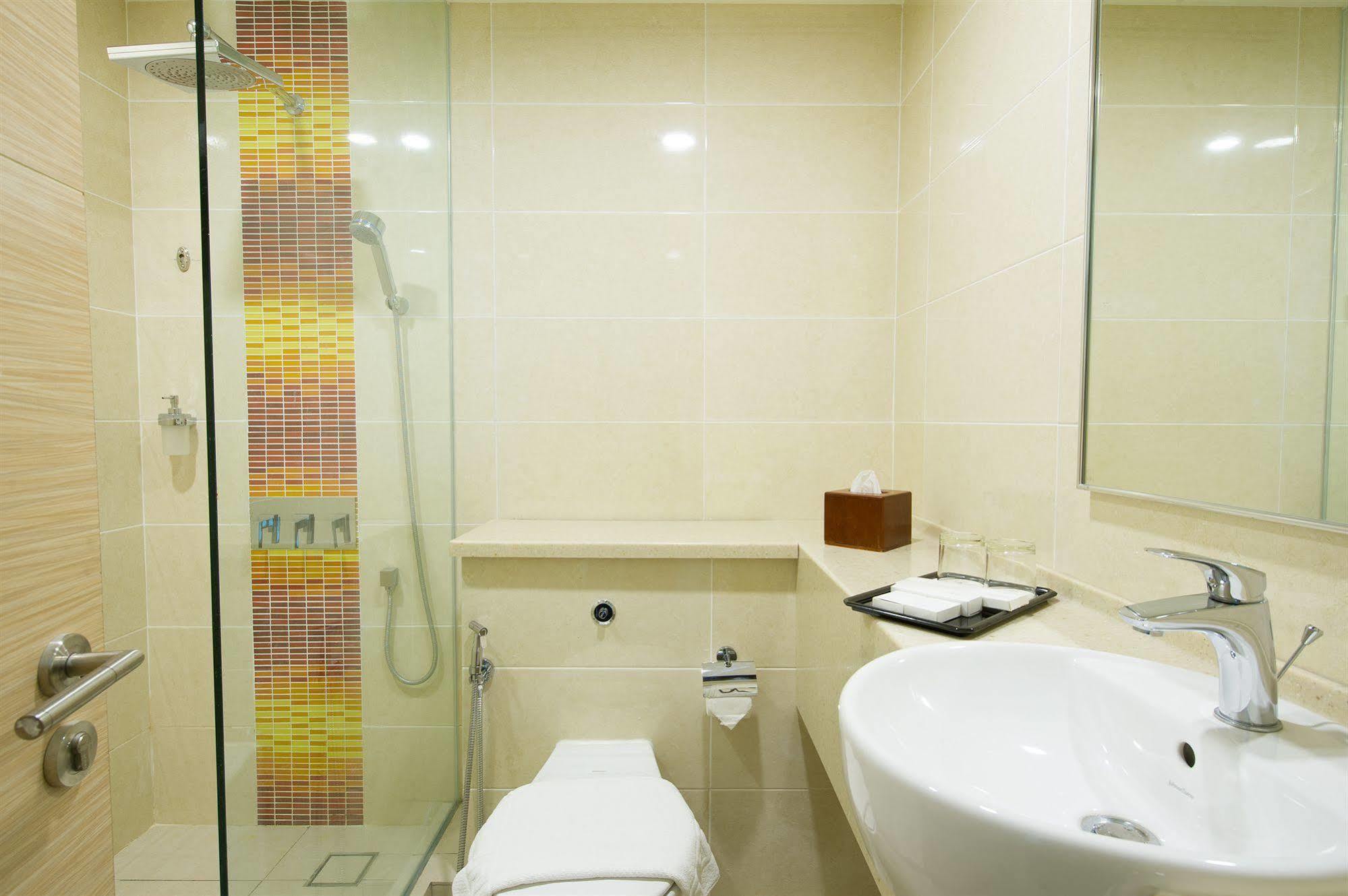 Sama-Sama Express Klia Terminal 2 - Airside Transit Hotel Sepang Ngoại thất bức ảnh